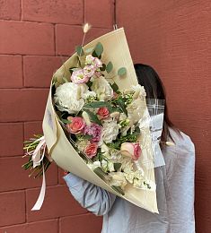 КОМПОЗИЦИЯ "МАМА" из гортензий, лизиантусов и роз