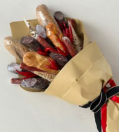 Мужской букет "Зевс" с сыром, колбасками  орешками