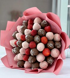 Клубничный букет "ChocolateKiss" из клубники в шоколаде и без