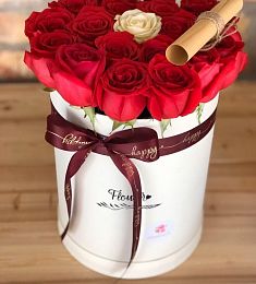 Голландские розы в стильной коробке