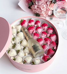 Клубничный бокс с шампанским "Шелк" M клубника в белом и розовом шоколаде 