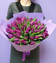Букет из 49 фиолетовых тюльпанов