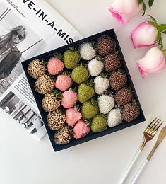 Клубничный бокс "Yummy" клубника в шоколаде
