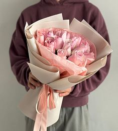 Букет из 15 нежных розовых голландских роз