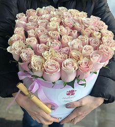 51 нежно-розовая роза в коробку MAISON