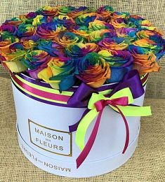 Коробка с радужной розой
