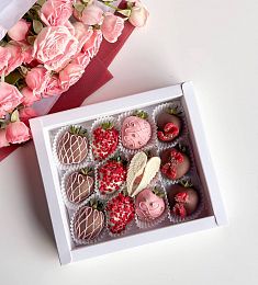 Клубничный бокс "Буэно" клубника в итальянском шоколаде. 