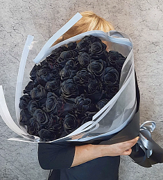 Букет из 35 черных роз